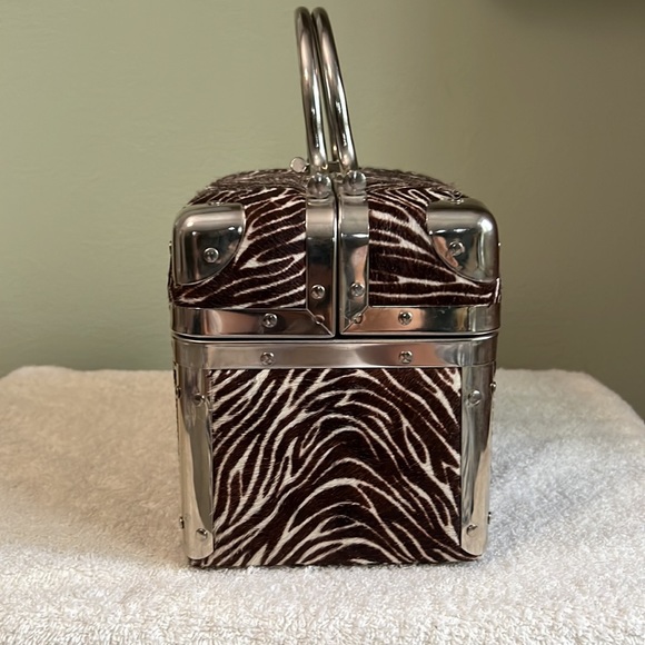 Lisette Tango Bag Train Case In Animal Print With Faux Calf Hair Feel - Picture 5 of 9
